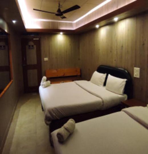 Baba Tourist Lodge Shillong Dış mekan fotoğraf