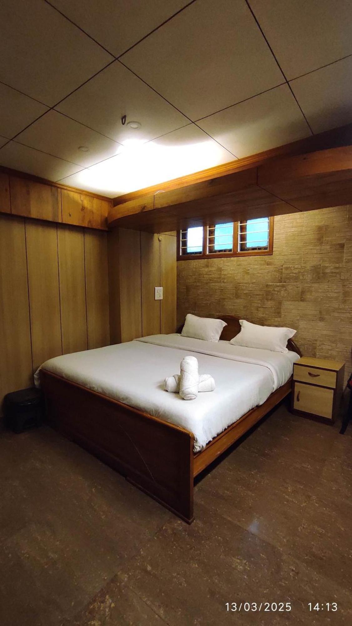 Baba Tourist Lodge Shillong Dış mekan fotoğraf
