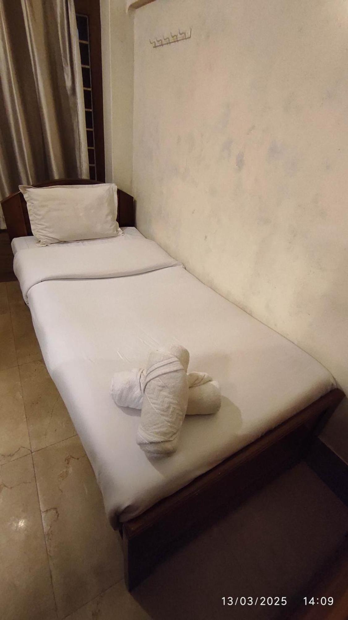 Baba Tourist Lodge Shillong Dış mekan fotoğraf