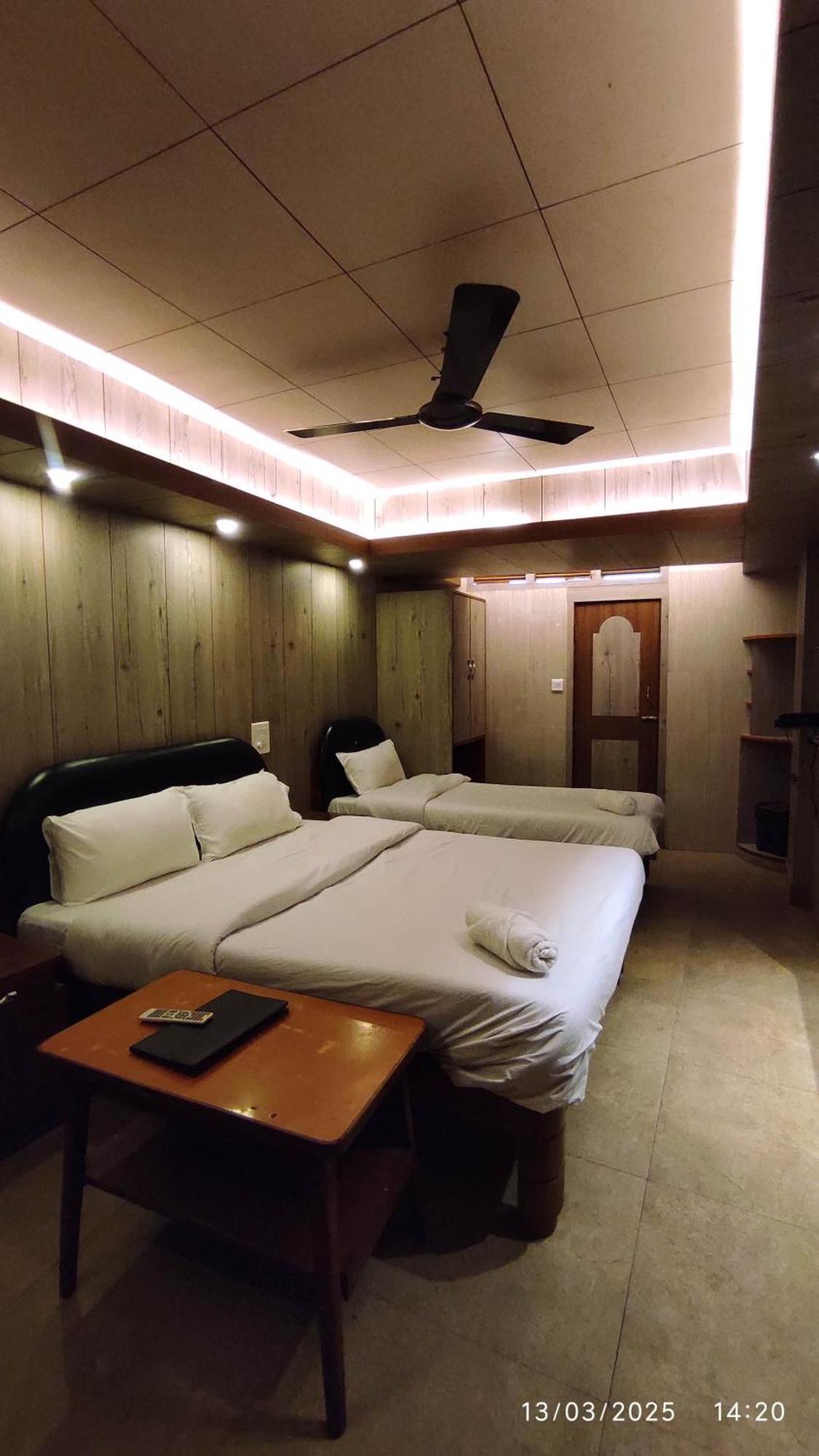 Baba Tourist Lodge Shillong Dış mekan fotoğraf