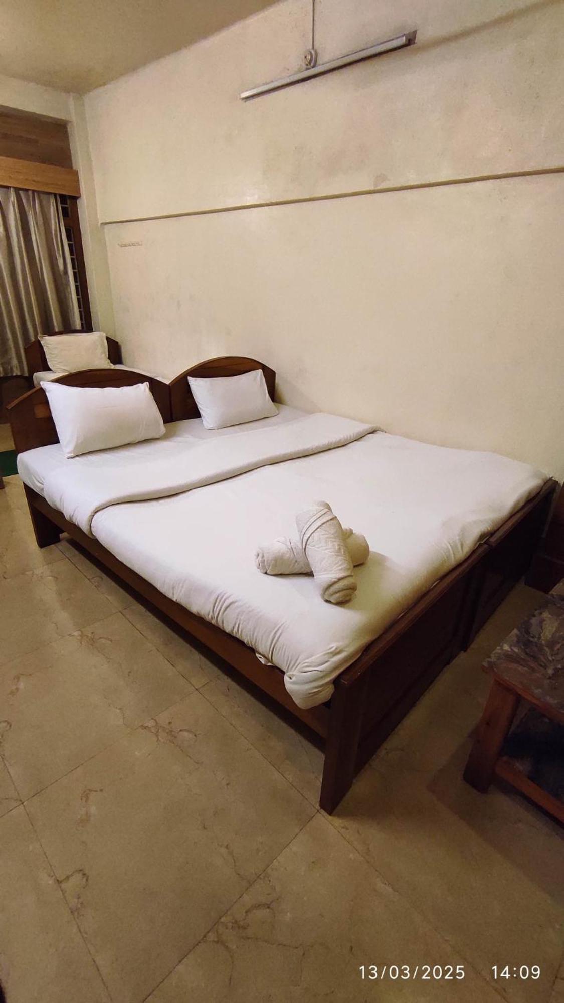 Baba Tourist Lodge Shillong Dış mekan fotoğraf