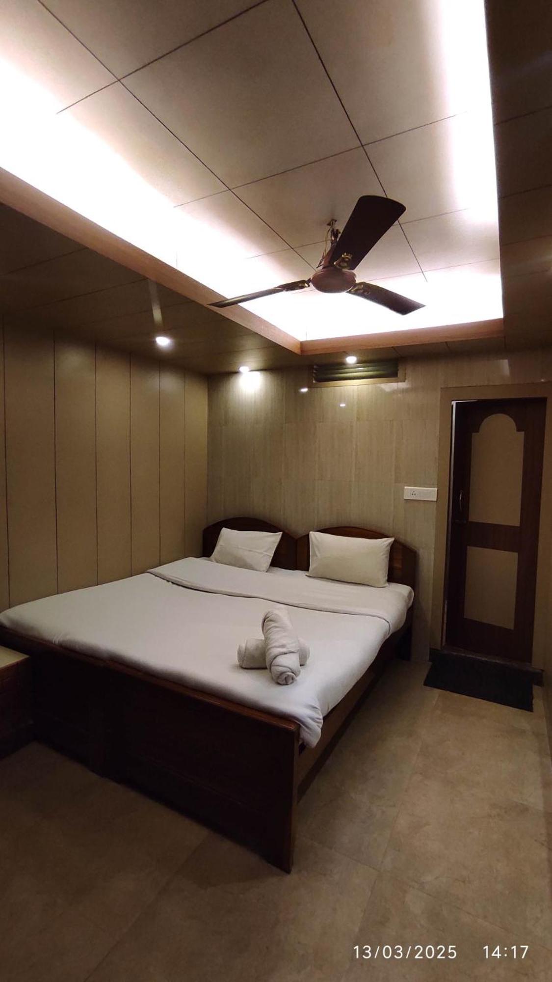 Baba Tourist Lodge Shillong Dış mekan fotoğraf