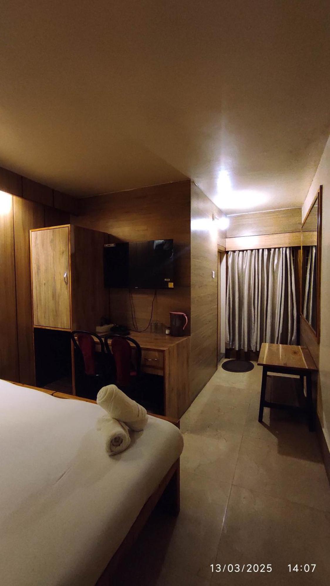 Baba Tourist Lodge Shillong Dış mekan fotoğraf