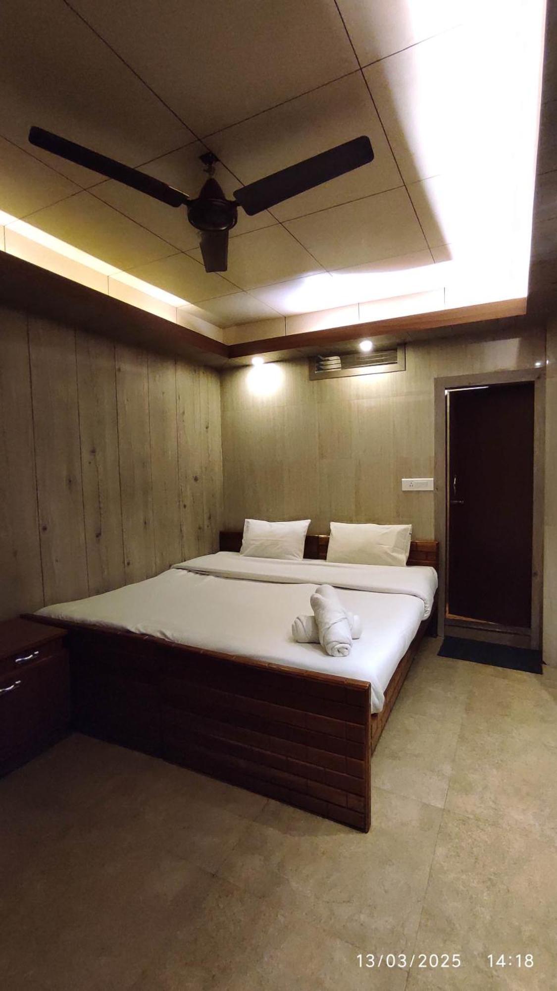 Baba Tourist Lodge Shillong Dış mekan fotoğraf