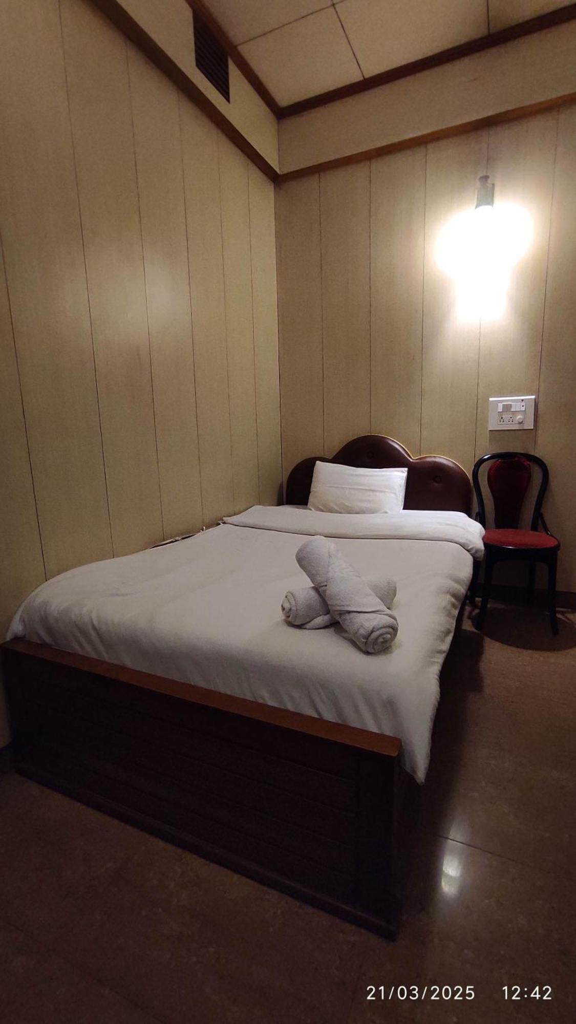 Baba Tourist Lodge Shillong Dış mekan fotoğraf