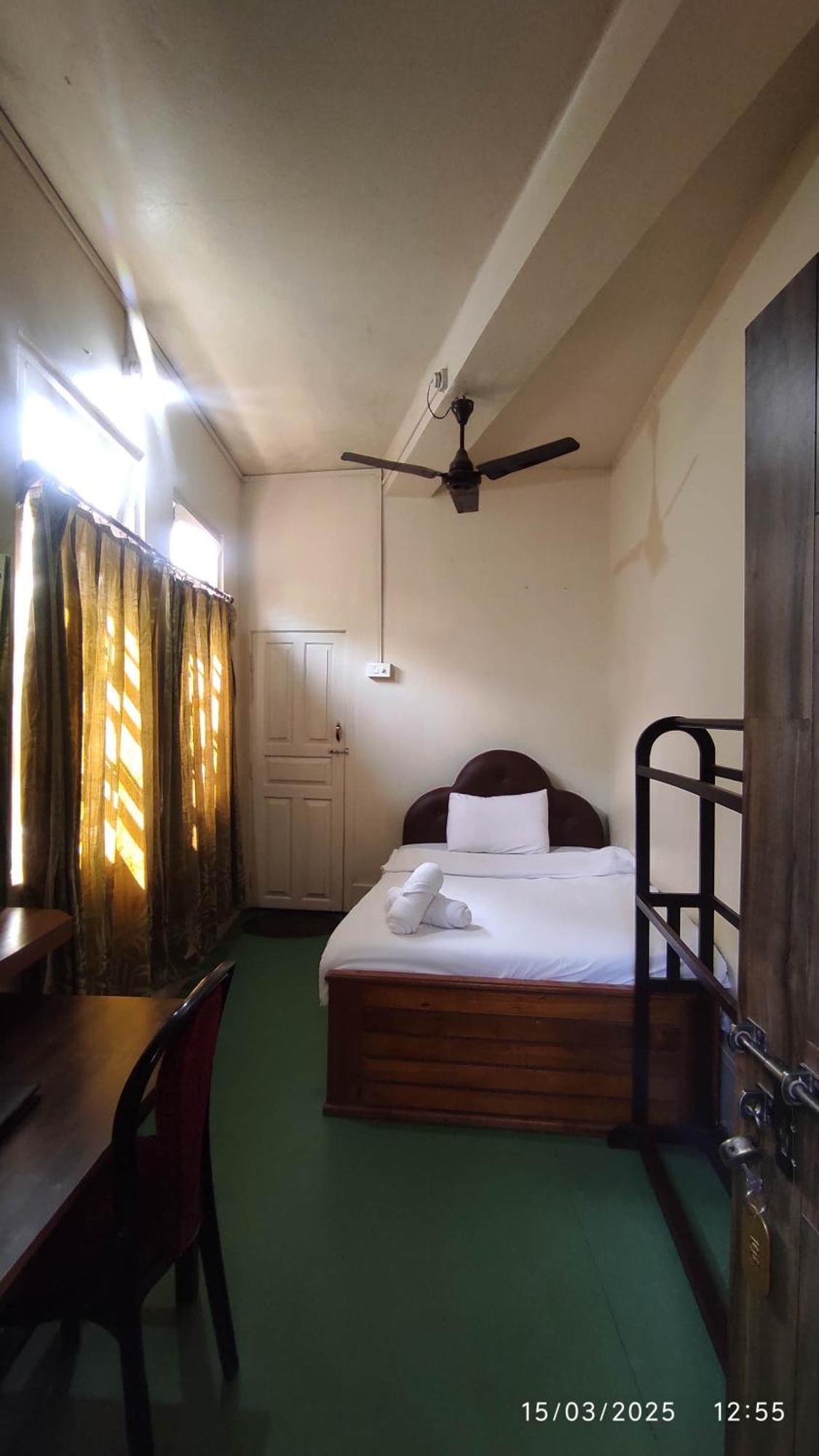 Baba Tourist Lodge Shillong Dış mekan fotoğraf